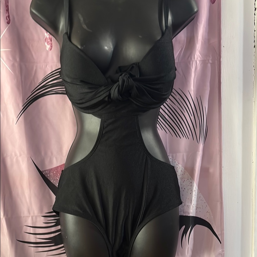 Elegant Black Women's swimsuit 🎁